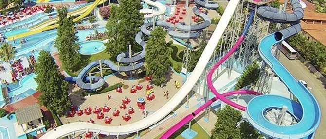 L’Acquapark Odissea 2000 consigliato dal tabloid britannico The Sun: «È tra le migliori destinazioni turistiche della Calabria»