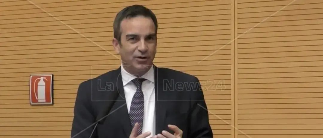 Nuovi ospedali, per Occhiuto l’investimento non è a rischio nonostante lo scontro in Inail: «Corto circuito già risolto»\n