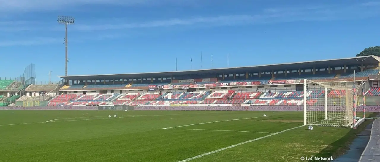 Cosenza, la chiusura della Tribuna B del Marulla decisa «nella riunione del Gos»\n