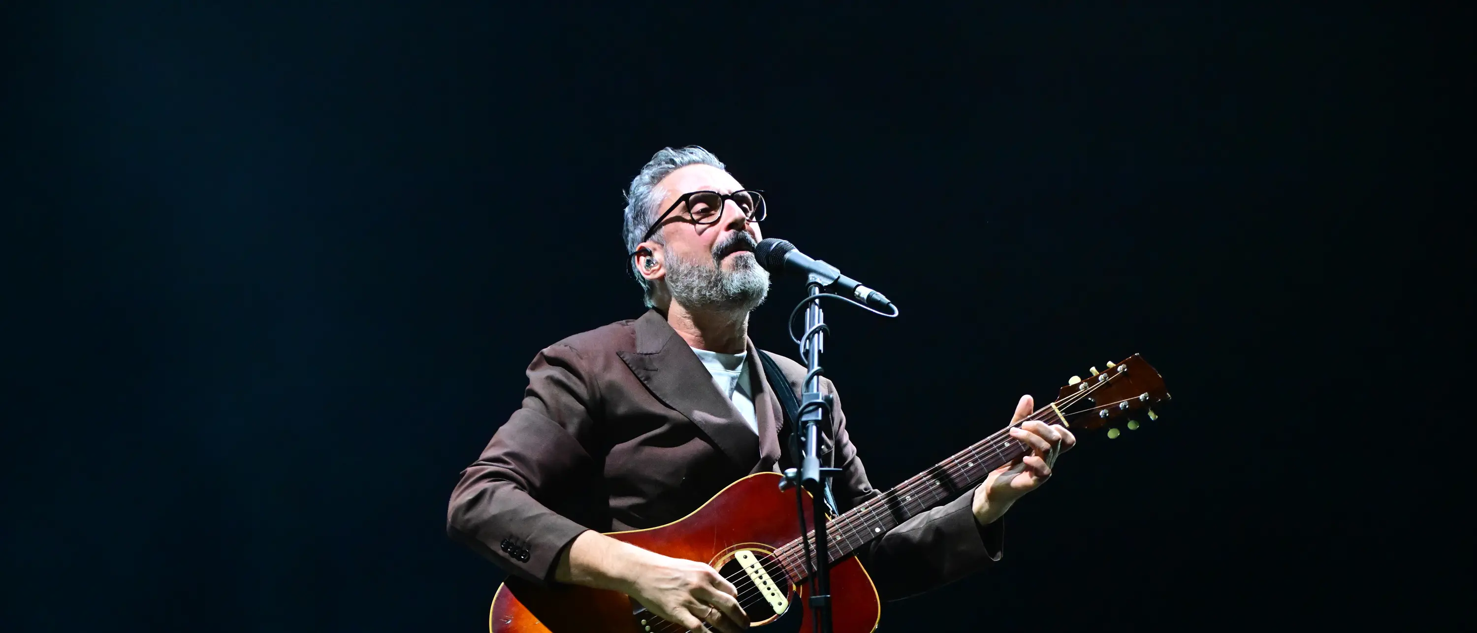 Doppio sold out per Brunori Sas, Milano celebra la consacrazione definitiva del cantautore calabrese