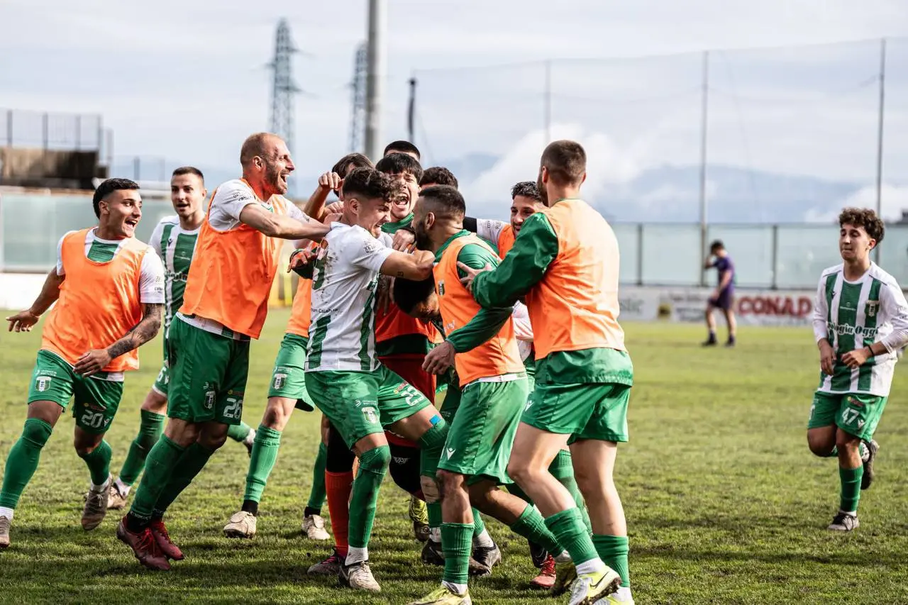 Eccellenza, la Vigor Lamezia vince contro la Gioiese e vede la Serie D. Salerno: «Prima battiamo il Praiatortora. Padin? Contento per lui»
