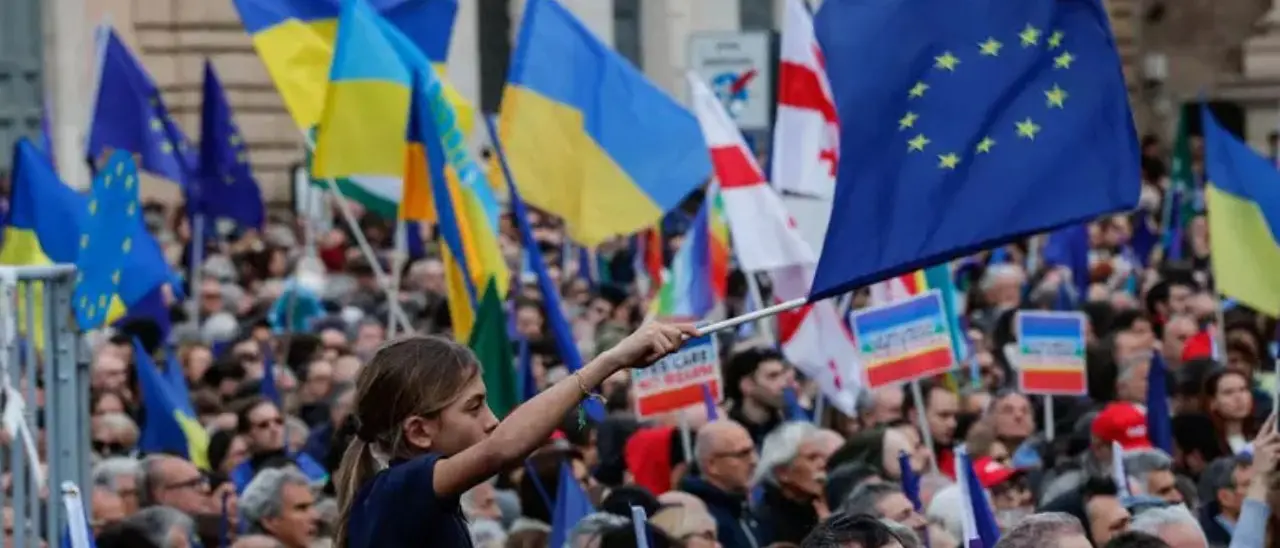 Pacifisti con l’elmetto che sventolano il Manifesto di Ventotene senza capirlo\n\u00A0\n