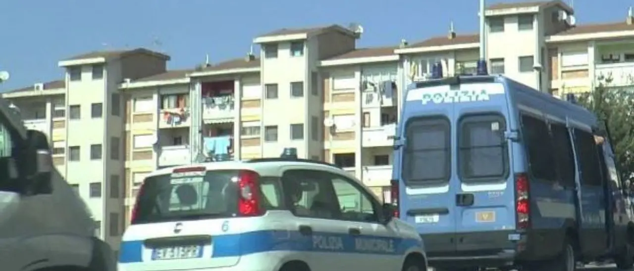 Reggio Calabria, blitz interforze nel quartiere Arghillà: arresti e denunce\n