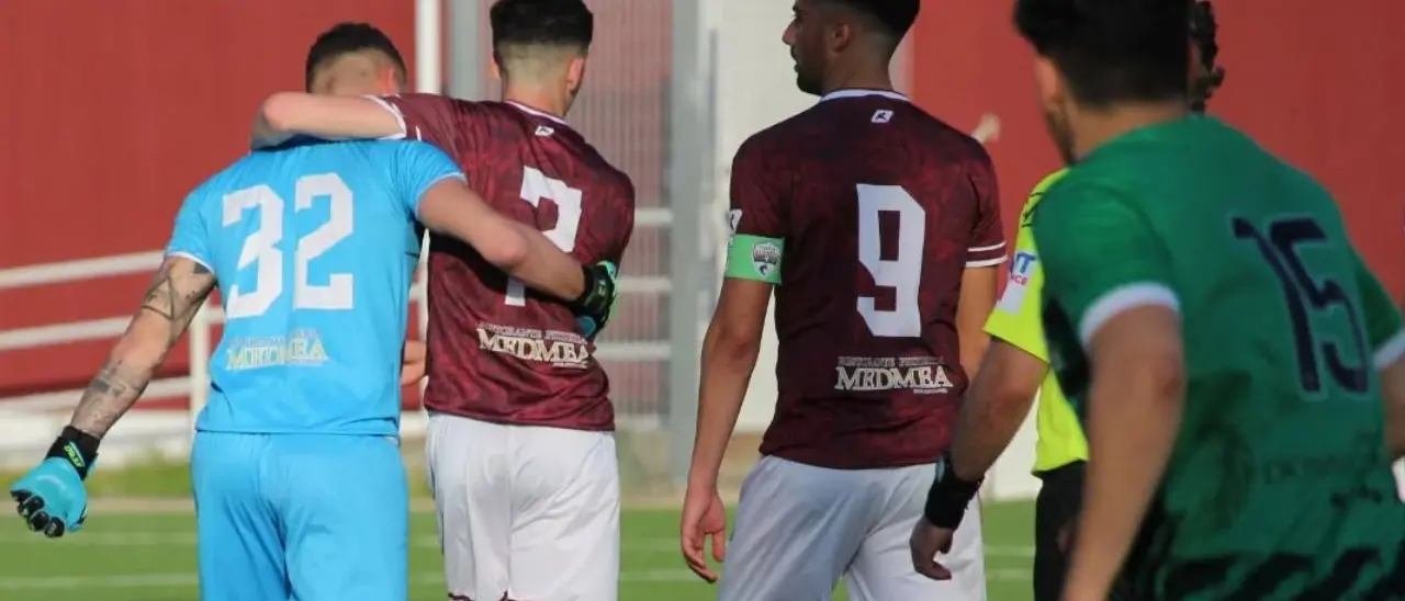 Promozione B, tensioni dopo Deliese-Virtus Rosarno. Il club rosarnese denuncia: «Un nostro tifoso è stato vigliaccamente aggredito alle spalle»\n