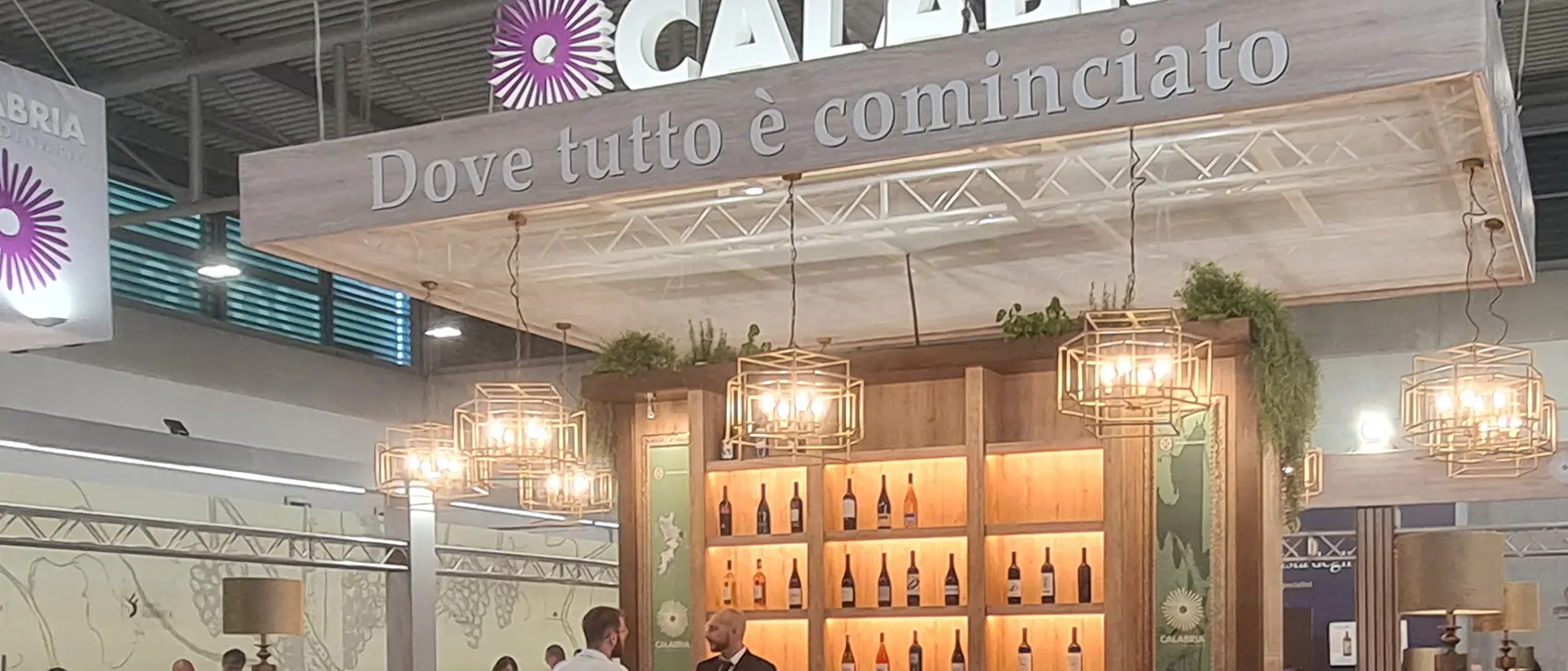 Grand Terroir al Vinitaly 2025: servizi di approfondimento e interviste ai protagonisti dell'imprenditoria calabrese\n