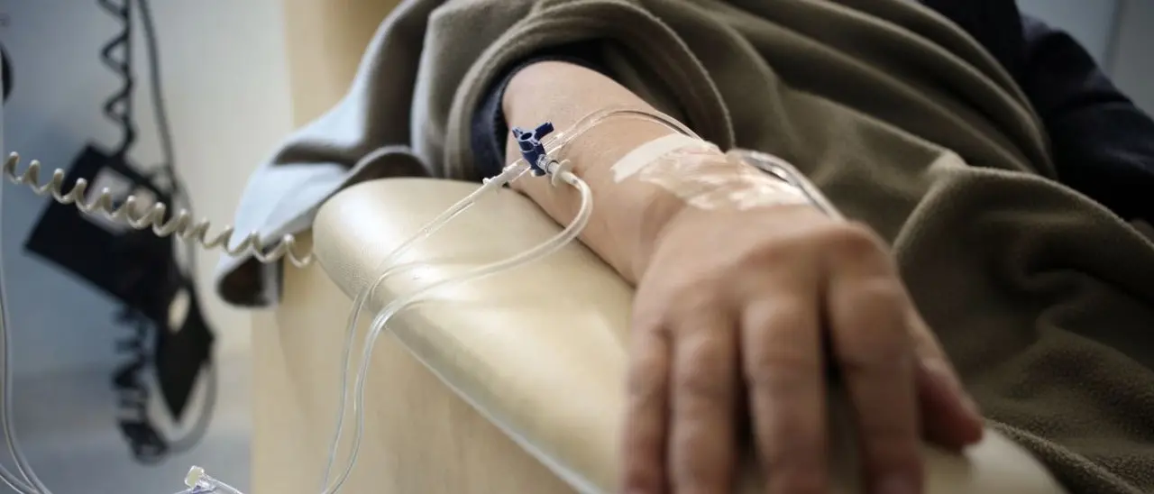 All’oncologia di Catanzaro mancano gli aghi per la chemioterapia, l’angoscia dei malati di tumore costretti ad attendere per ore\n