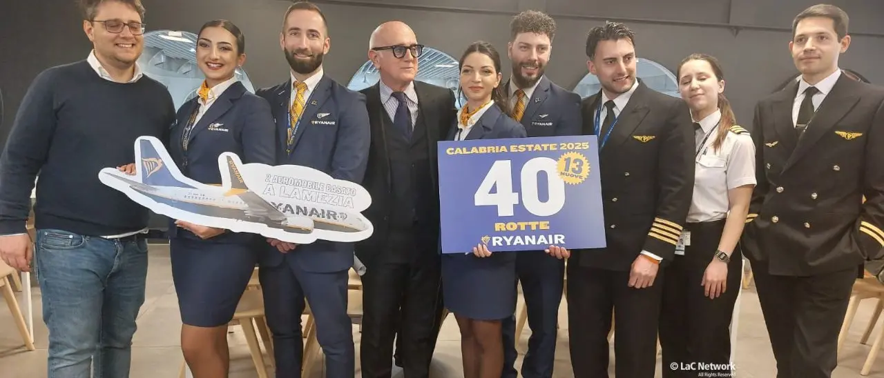 Ryanair accoglie il secondo aeromobile basato a Lamezia e annuncia 13 nuove rotte dalla Calabria\n