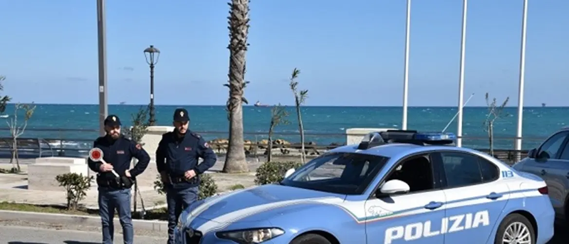 Crotone, minacciata e aggredita dagli zii per questioni condominiali: misura cautelare per due coniugi