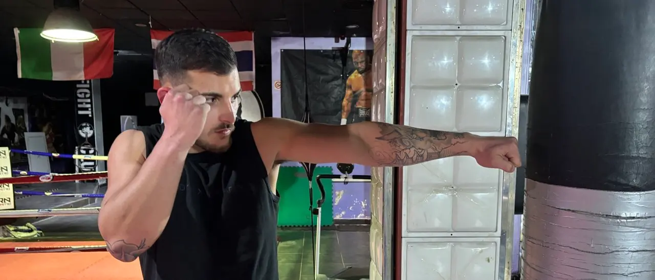 Campione del mondo di Muay Thai a soli 16 anni, Samuele Aloe non si pone limiti:\u00A0«Sogno di portare la cintura WBC a Cosenza»