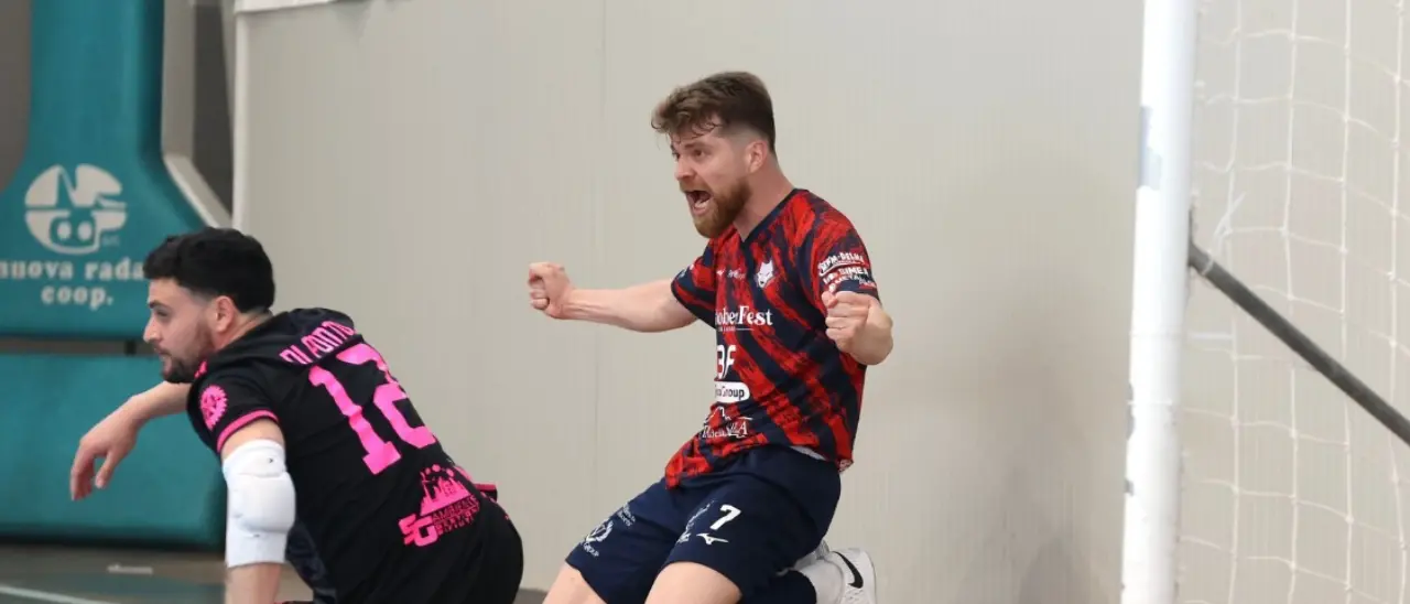 Calcio a 5, la Pirossigeno Cosenza ci mette\u00A0il cuore e riprende\u00A0l'Ecocity:\u00A0finisce 3-3\n