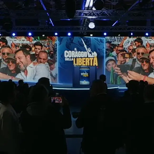 Congresso della Lega, oggi l’elezione del segretario. Parata di leader sovranisti in video\u00A0mentre arriva Vannacci\n