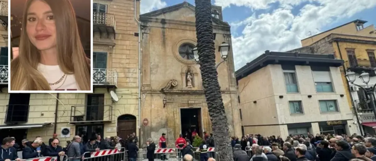 Sara Campanella, folla alla camera ardente della 22enne uccisa a Messina. I familiari: «Era un angelo»\n