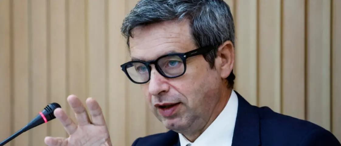 L’ex ministro Orlando in Calabria: tappe a Lamezia e Vibo mentre infuria la tempesta dei dazi\n