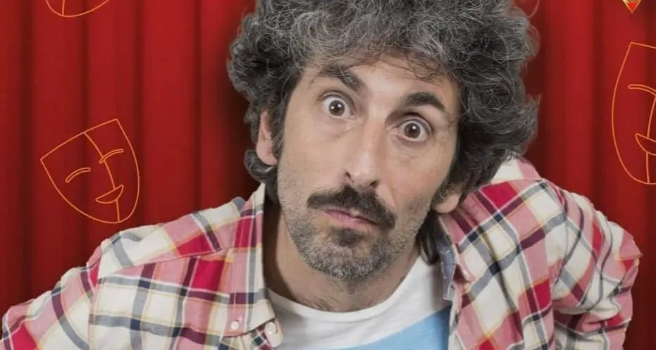 Da Colorado all’Odeon, la comicità di Alberto Farina arriva a Reggio Calabria\n