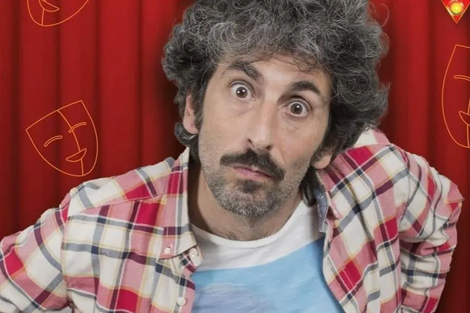 Da Colorado all’Odeon, la comicità di Alberto Farina arriva a Reggio Calabria\n