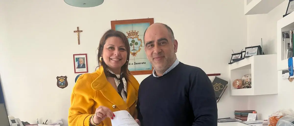 Soverato apre la strada all’inclusione: attivato il servizio “SOS Emergenza Sordi” con l’App Municipium