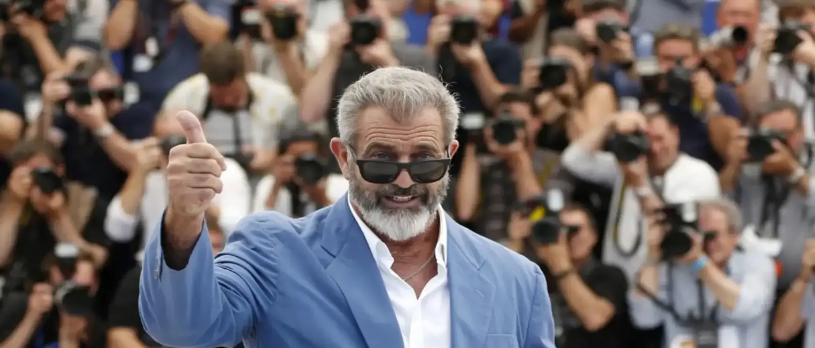 Trump «riabilita» Mel Gibson: condannato per violenza domestica può tornare armato. E Hollywood applaude (qualcuno)\n