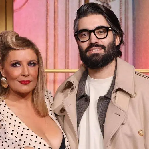 Tra guerre, crisi e rincari l’Italia ha finalmente qualcosa di serio su cui concentrarsi: il matrimonio della Lucarelli