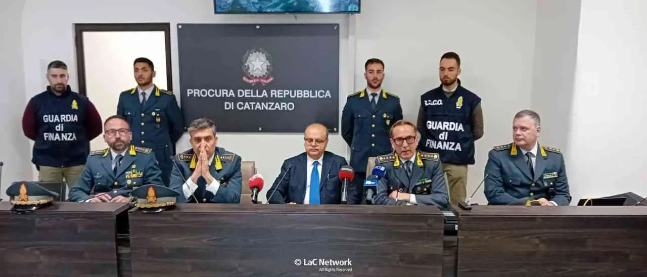 Operazione contro il clan La Rosa, Curcio: «I cellullari in carcere rappresentano un vero allarme sociale»\n