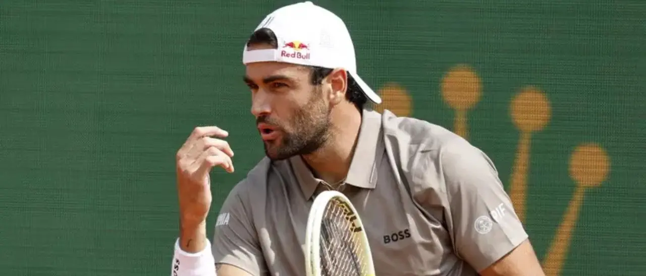 Tennis, Berrettini vince in rimonta contro Zverev nel secondo turno a Montecarlo…\u00A0e salva il numero uno di Sinner