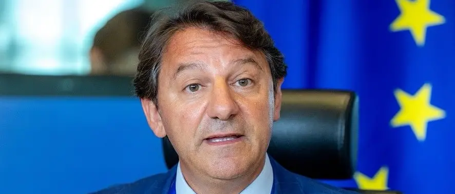 «Crotone non è una discarica»: Tridico (M5S) contro l’ordinanza che sblocca la bonifica\n