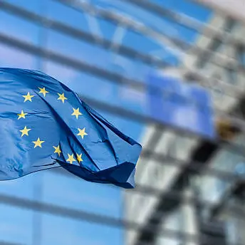 L’Europa risponde a Trump: via libera ai contro dazi del 25% per i prodotti Usa\n