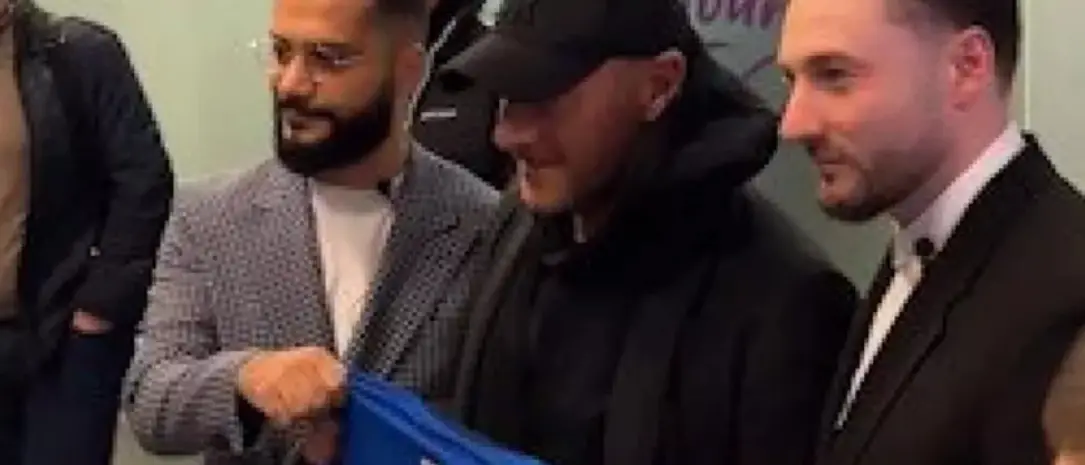 Francesco Totti vola a Mosca tra Colosseo finto, gladiatori di plastica e soldi (tanti) veri\n