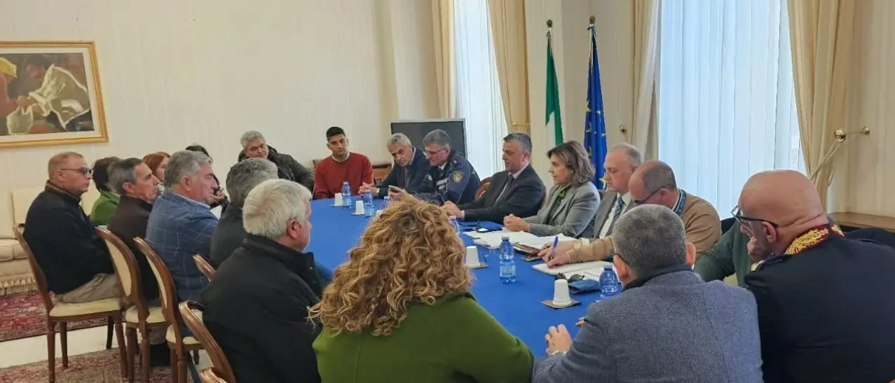 Frane e disagi lungo le strade vibonesi, si lavora per la riapertura (a giorni) della statale 18. Tempi più lunghi per la Pizzo-Maierato\n