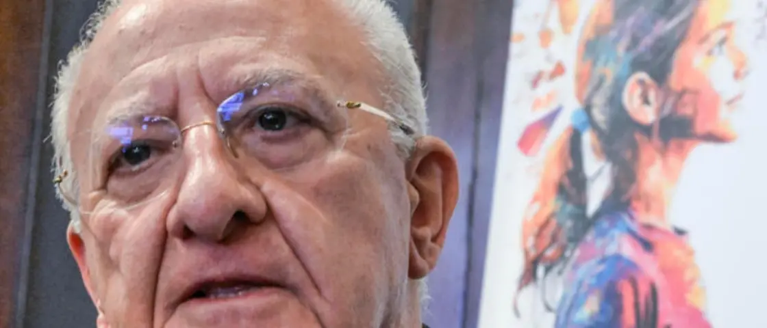 Terzo mandato, De Luca non può ricandidarsi: la legge della Campania «è incostituzionale»\n