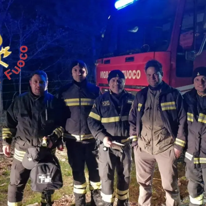 Si perde nei boschi della Sila Grande: turista inglese soccorso dai Vigili del fuoco\n