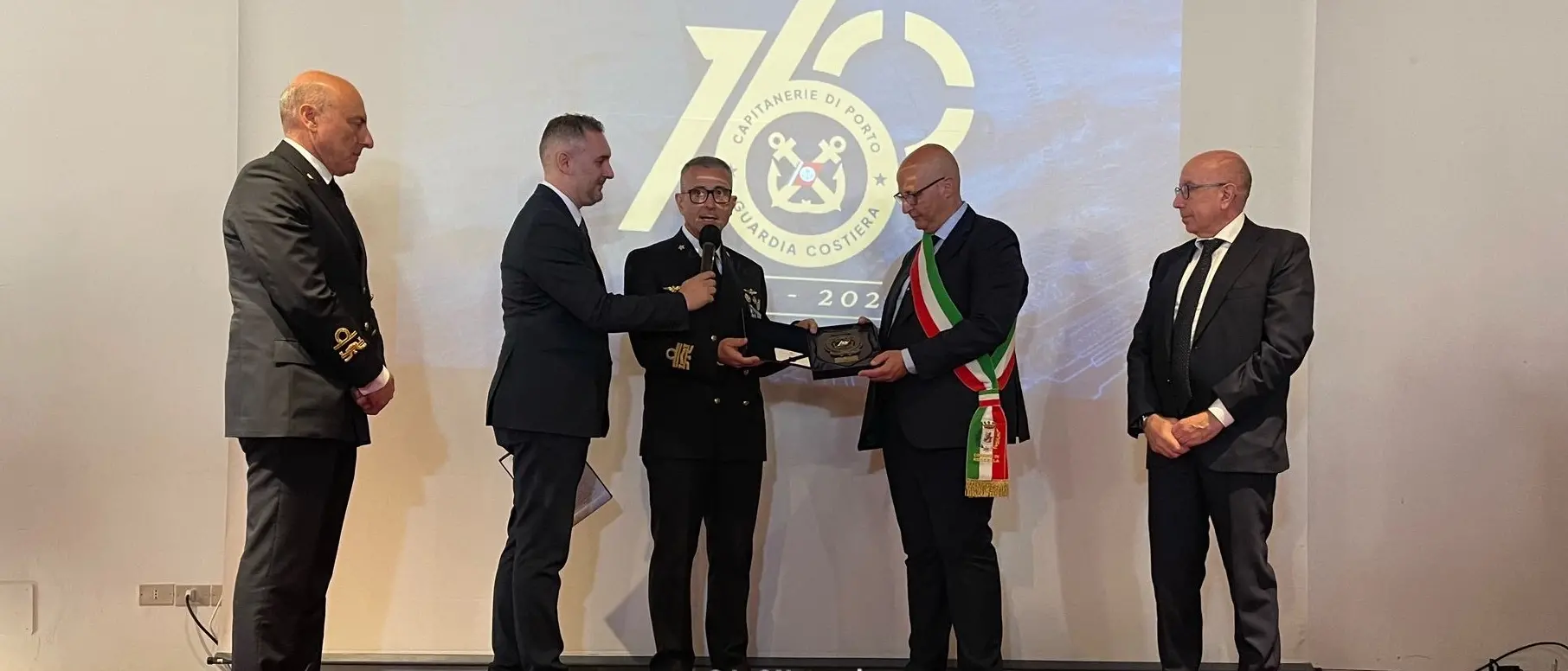 Soccorso e accoglienza ai migranti, a\u00A0Roccella cittadinanza onoraria per la Guardia Costiera\n