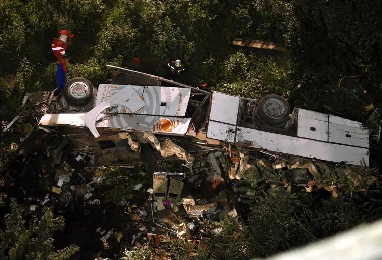 Bus precipitò ad Avellino provocando 40 morti, condannato l’ex ad di Autostrade per l’Italia