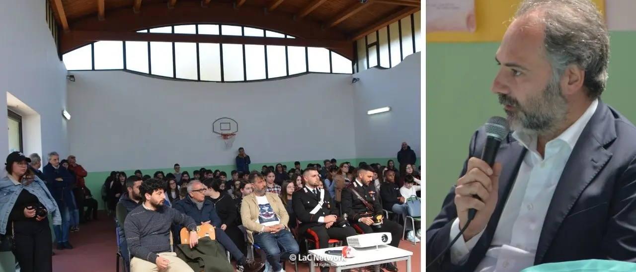 Il magistrato Catello Maresca agli studenti del Vibonese: «Non siate indifferenti, sarebbe come scegliere la via del male» - Video\n