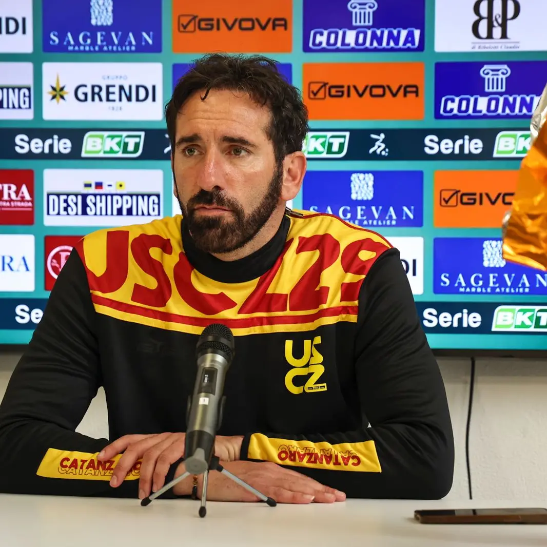 Carrarese-Catanzaro 2-2, Caserta: «Dovevamo essere più lucidi quando eravamo in vantaggio e chiudere la partita»