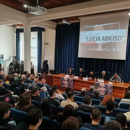 Lotta al cyberbullismo, consegnati a Catanzaro i riconoscimenti del Premio Lucia Abiuso