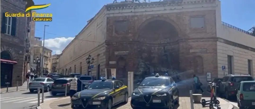 Usura a Catanzaro, le pressioni degli indagati sul testimone: «Tu non hai ricevuto nessun prestito da me»