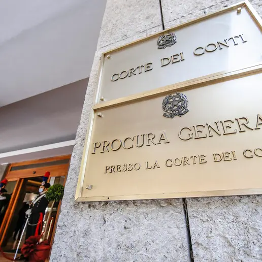 Salvapolitici e tetto alle condanne: ecco cosa prevede la riforma della Corte dei Conti. Il No di sindacati e Anm: «Stravolge gli equilibri dello Stato»\n