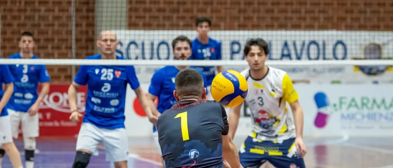 Volley Calabria, nel maschile debacle di Bisignano e Lamezia. In Serie C altro scatto decisivo del Praia