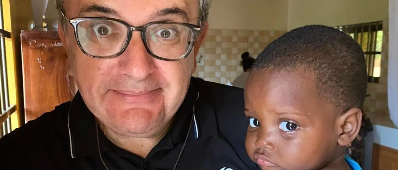 L'Africa dimenticata raccontata da don Ennio Stamile: «Bimbi spaccapietre già dai due anni, ma qui regna sempre la speranza»\n
