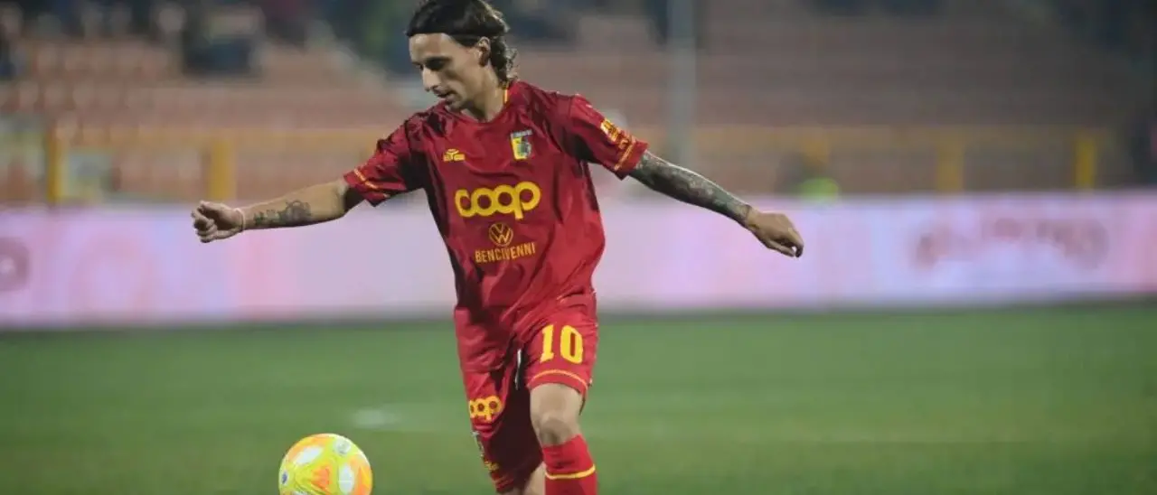 Il centrocampista del Catanzaro Petriccione a LaC: «Ci siamo creati questa classifica e adesso vogliamo mantenerla»