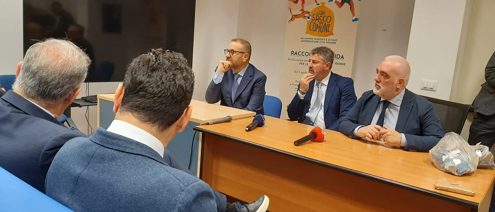La gara a chi ricicla di più parte dalla Calabria, in palio 10mila euro agli studenti del comune più virtuoso\n