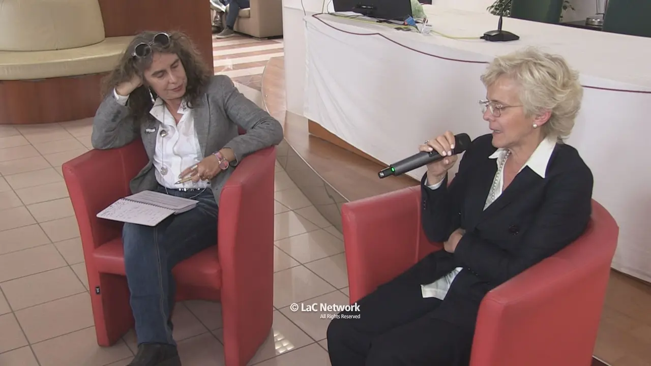 La senatrice a vita Elena Cattaneo all’Unical: «La rivoluzione della conoscenza passa dalle donne»\n