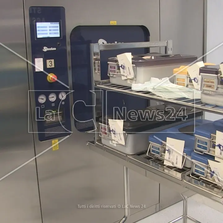 Ospedale di Cosenza, due milioni di euro per una nuova centrale di sterilizzazione con strumenti all’avanguardia
