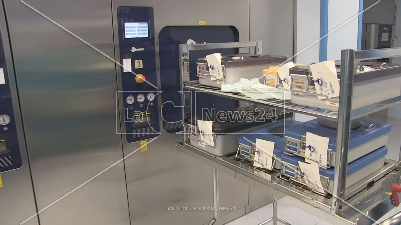 Ospedale di Cosenza, due milioni di euro per una nuova centrale di sterilizzazione con strumenti all’avanguardia