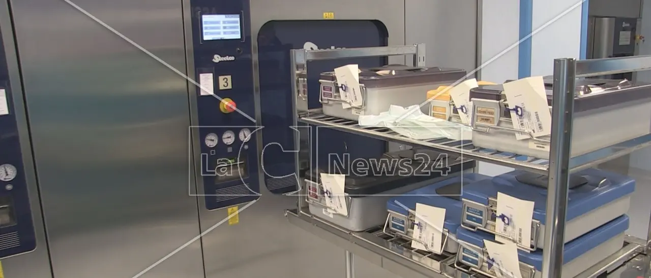 Ospedale di Cosenza, due milioni di euro per una nuova centrale di sterilizzazione con strumenti all’avanguardia