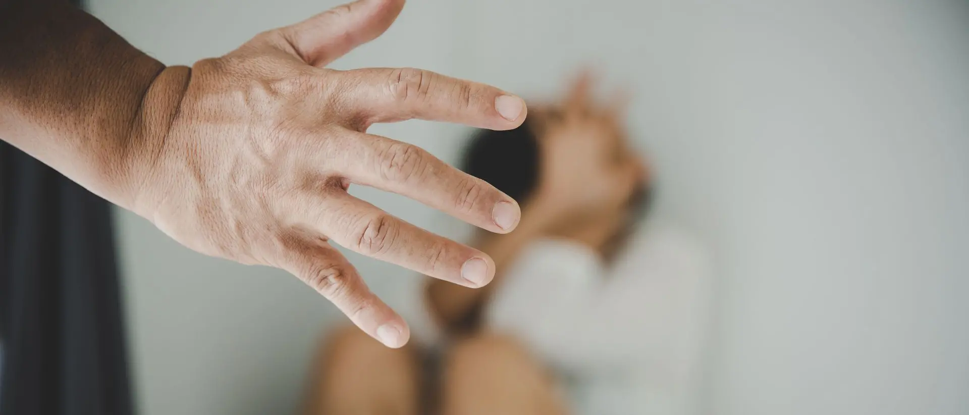 Accusato di aver maltrattato la compagna, un rinvio a giudizio a Vibo\n