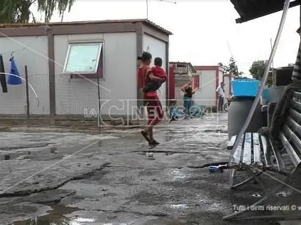 Lamezia, oltre 35 milioni per riqualificare il campo rom di Scordovillo: entro fine anno prevista la bonifica