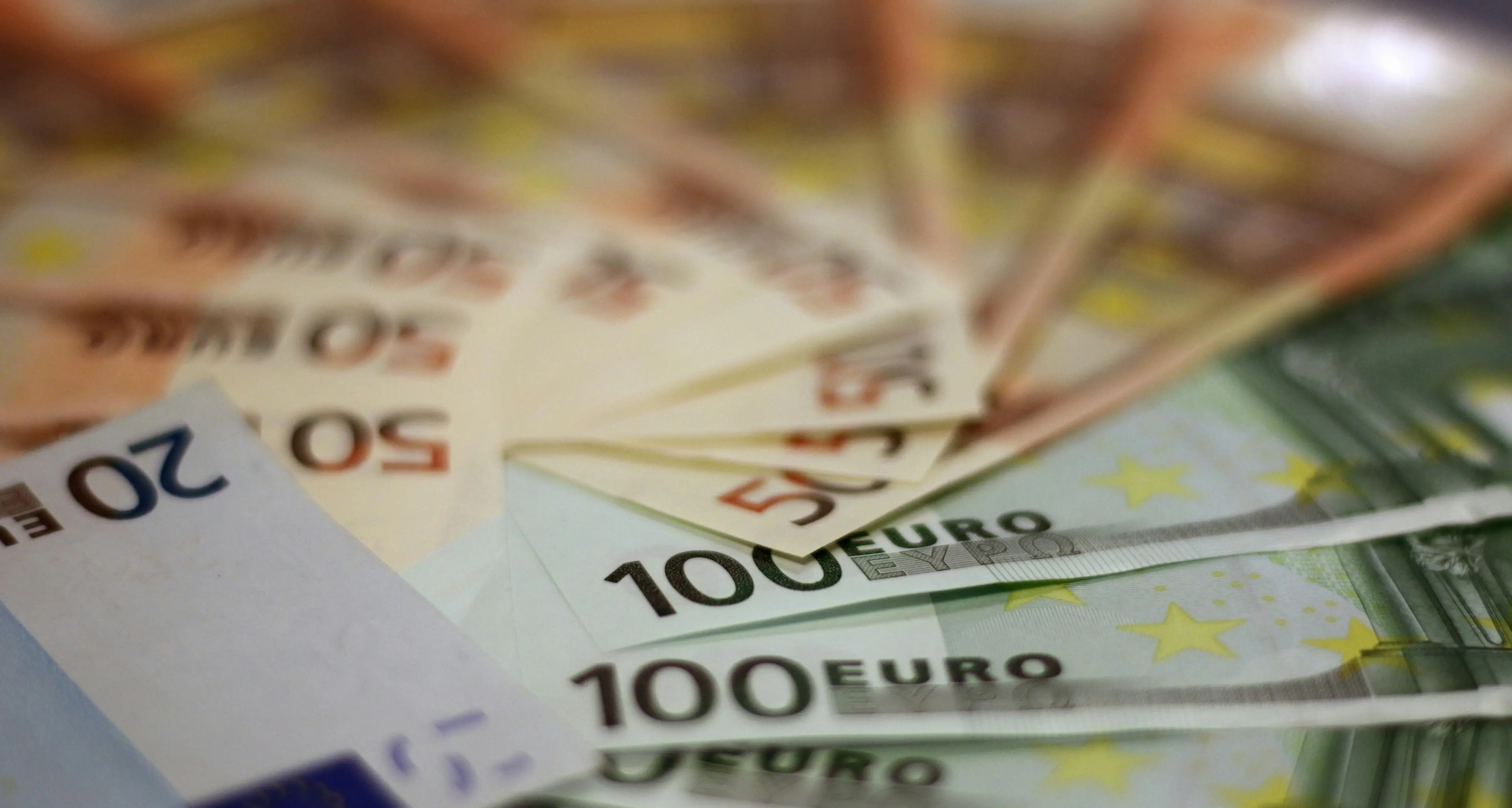 Redditi 2024, quali sono le città più ricche (poche) e più povere\u00A0in Calabria: ecco la classifica\n