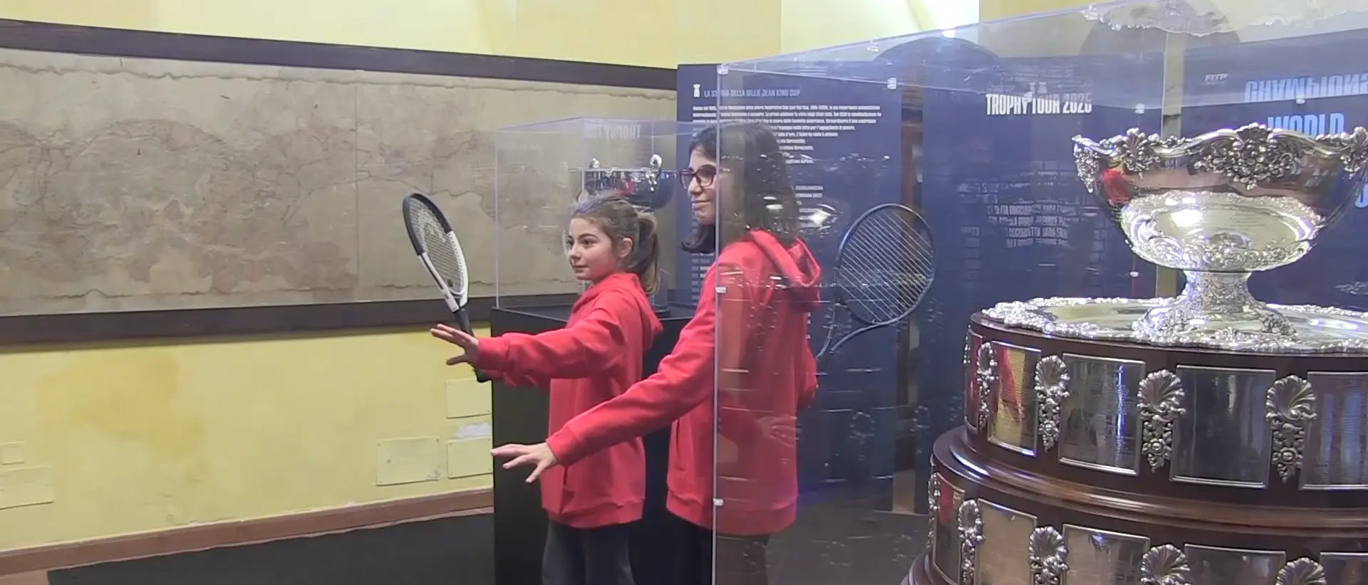 Tennis, effetto Sinner anche in Calabria: a\u00A0Catanzaro tutti\u00A0in fila per\u00A0ammirare Coppa Davis e\u00A0Billie Jean King Cup\n