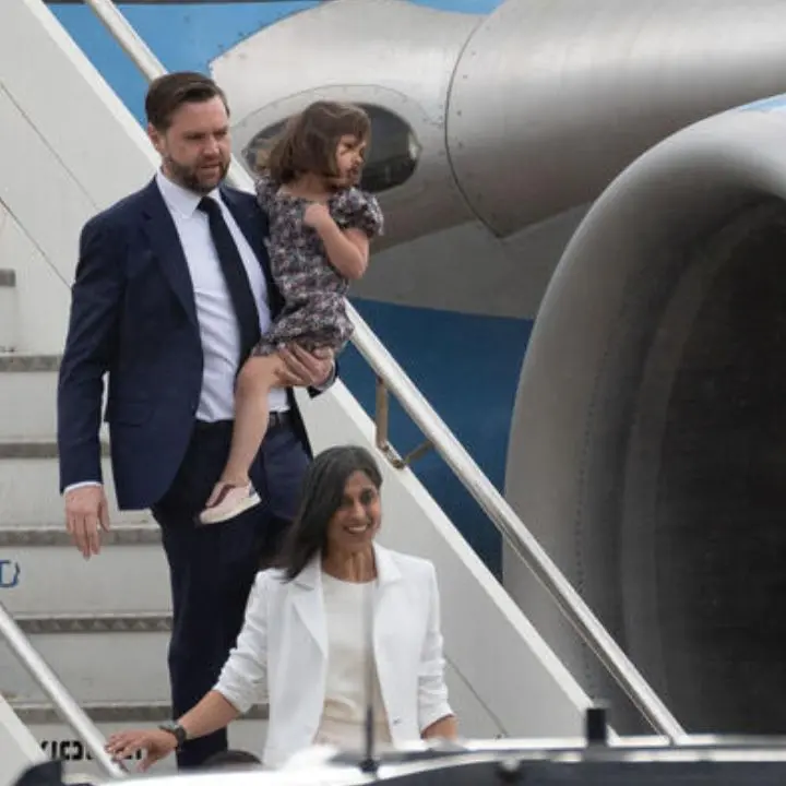 Il vicepresidente degli Stati Uniti JD Vance è arrivato a Roma: incontrerà Giorgia Meloni